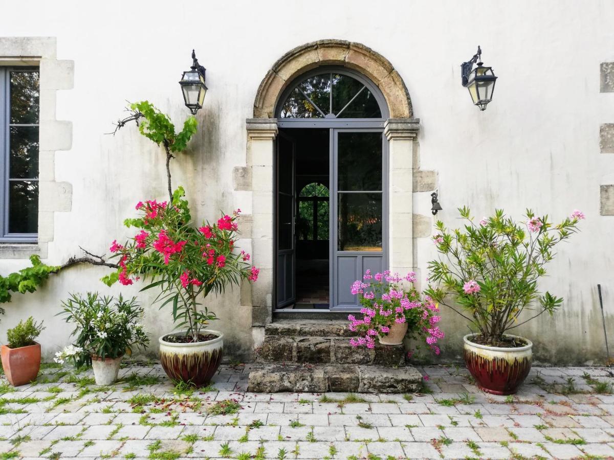 Au Logis De La Mongie Bed & Breakfast Soullans Exterior photo