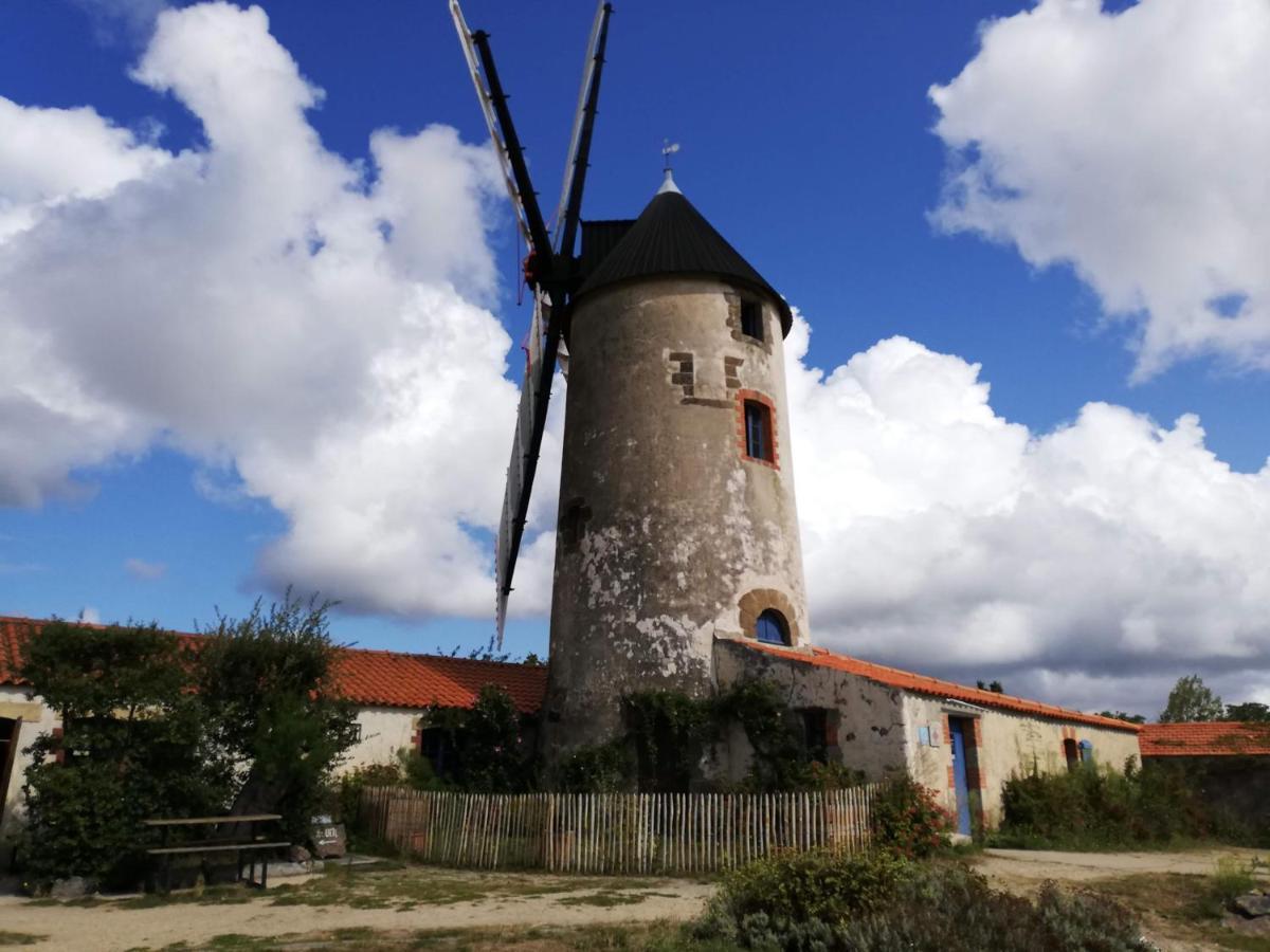 Au Logis De La Mongie Bed & Breakfast Soullans Exterior photo